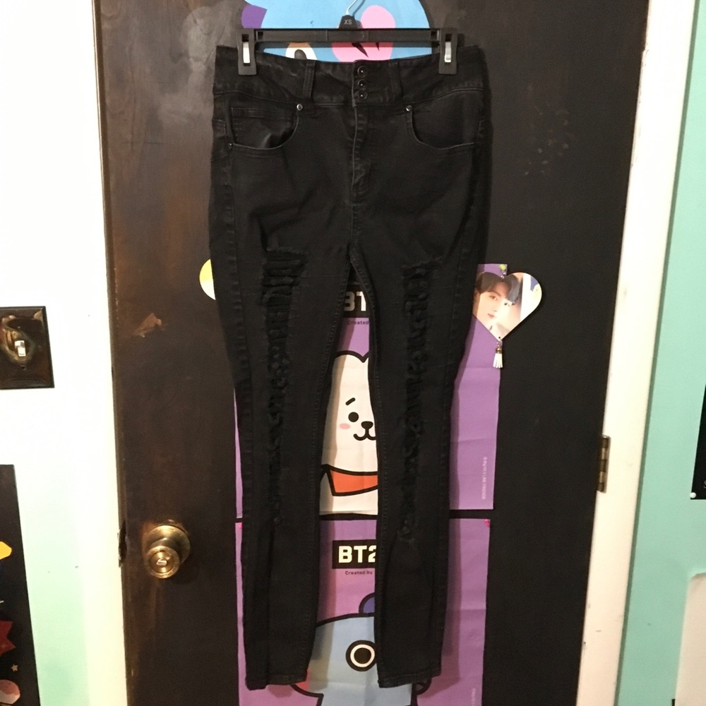 Black Ripped Skinny Jeans